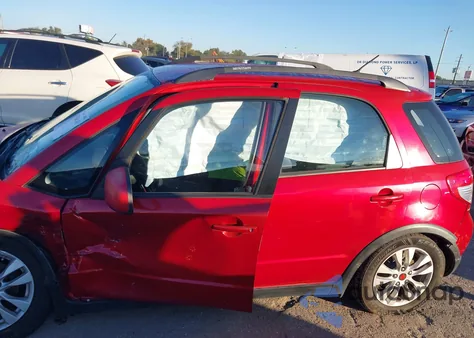 2013 Suzuki Sx4 Premium z USA, uszkodzony, nr VIN JS2YB5A33D6101609